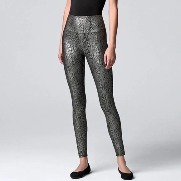Simply Vera Vera Wang faux leather leggings in silver snake foil print - Picture 1 of 9
